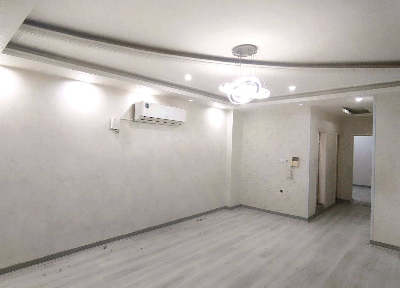 فروش آپارتمان ۷۰ متری بازسازی کامل در گلستان (نزدیک اقبال) با پارکینگ سندی - تصویر 1