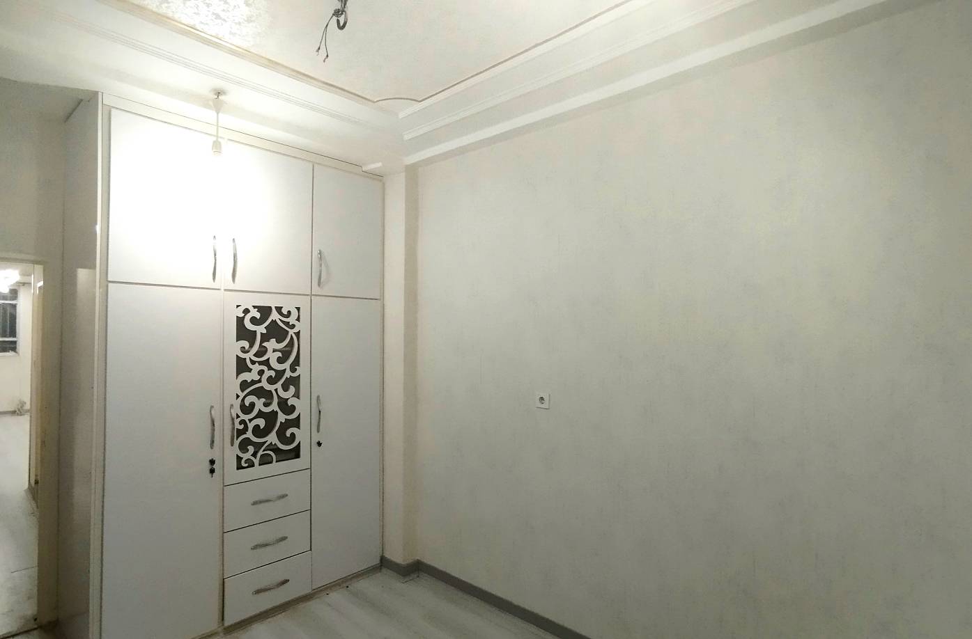 فروش آپارتمان ۷۰ متری بازسازی کامل در گلستان (نزدیک اقبال) با پارکینگ سندی - تصویر 4